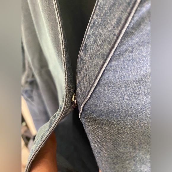 Cest 1946-NWT “Spellbound” XL chambray wrap front top. Soft Tencel/rayon. Classy - Picture 9 of 10